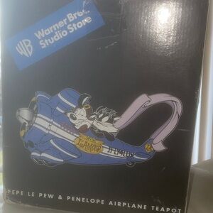 Warner Bros. Pepe Le Pew & Penelope Airplane Teapot - Blue and Black